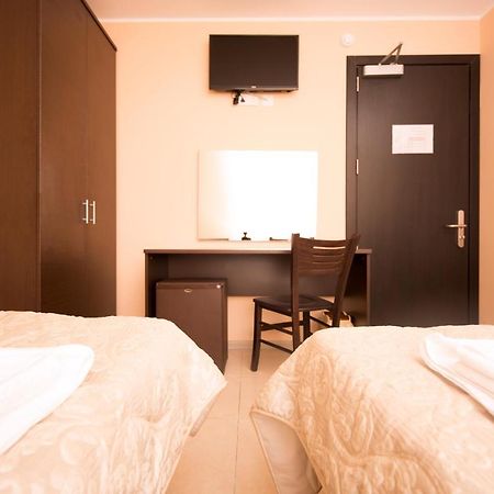 Sogdiana Guest House Сент Джулианс Экстерьер фото