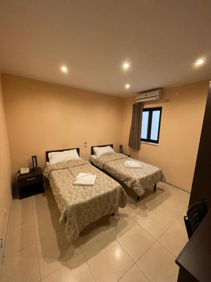 Sogdiana Guest House Сент Джулианс Экстерьер фото