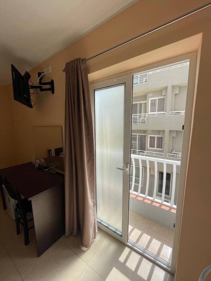 Sogdiana Guest House Сент Джулианс Экстерьер фото