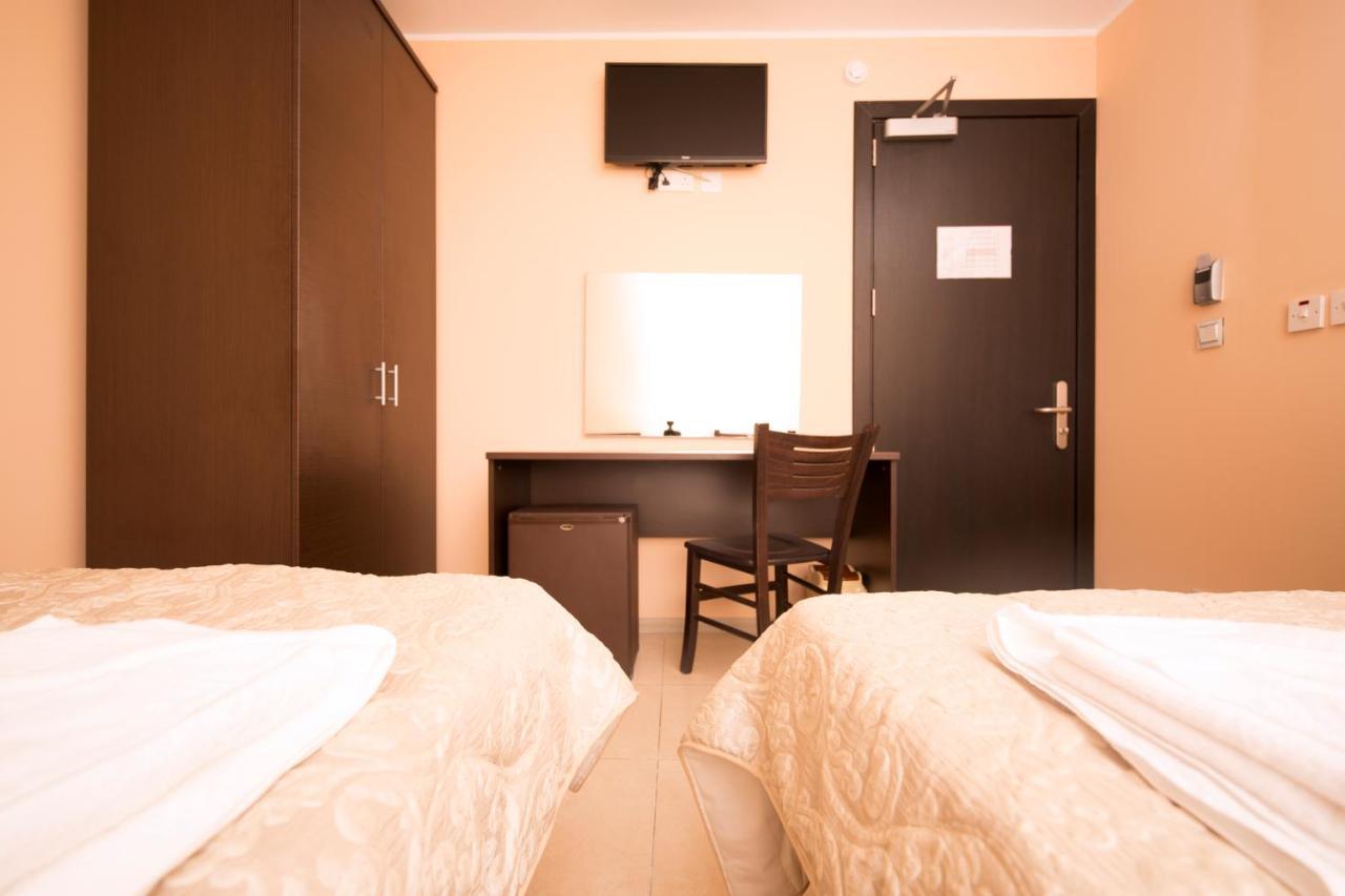 Sogdiana Guest House Сент Джулианс Экстерьер фото