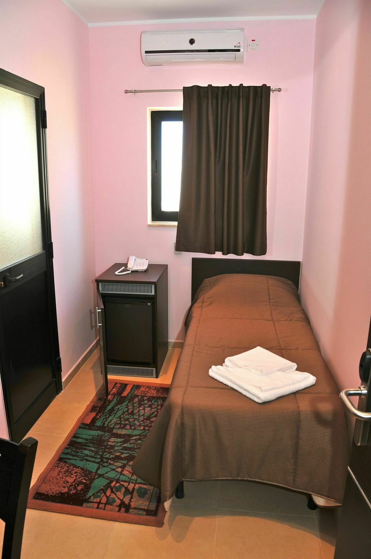 Sogdiana Guest House Сент Джулианс Экстерьер фото