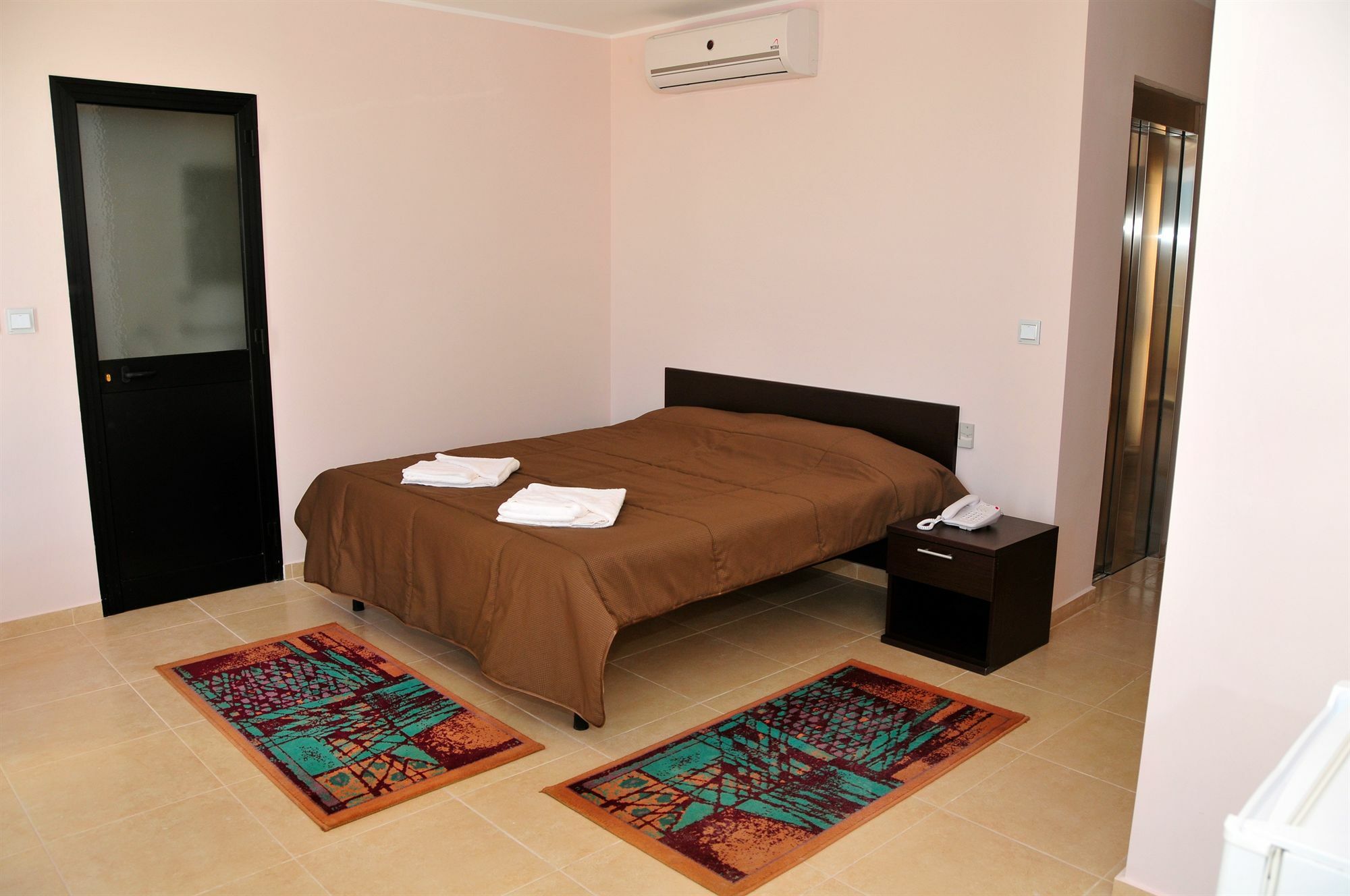 Sogdiana Guest House Сент Джулианс Экстерьер фото