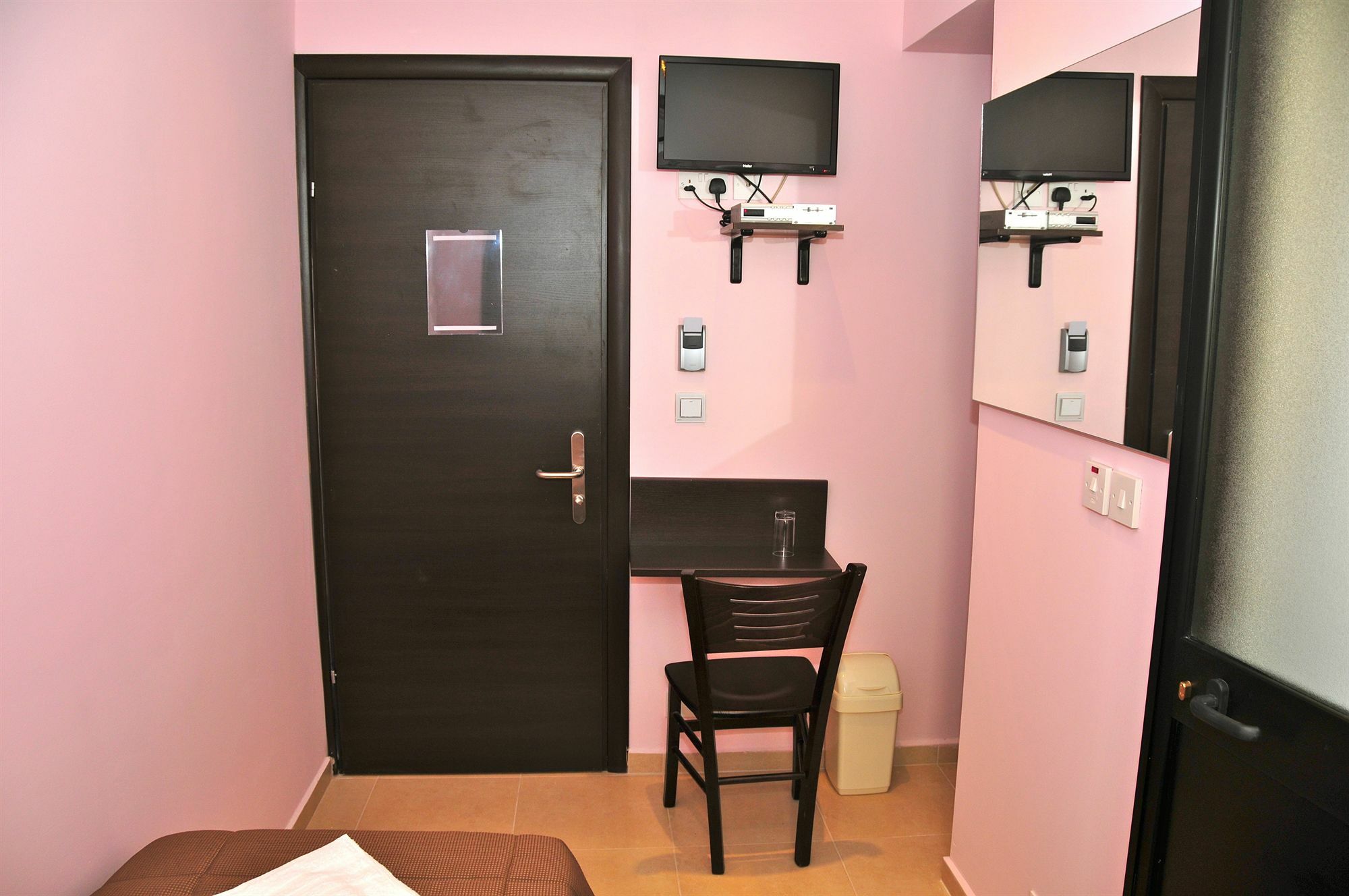 Sogdiana Guest House Сент Джулианс Экстерьер фото