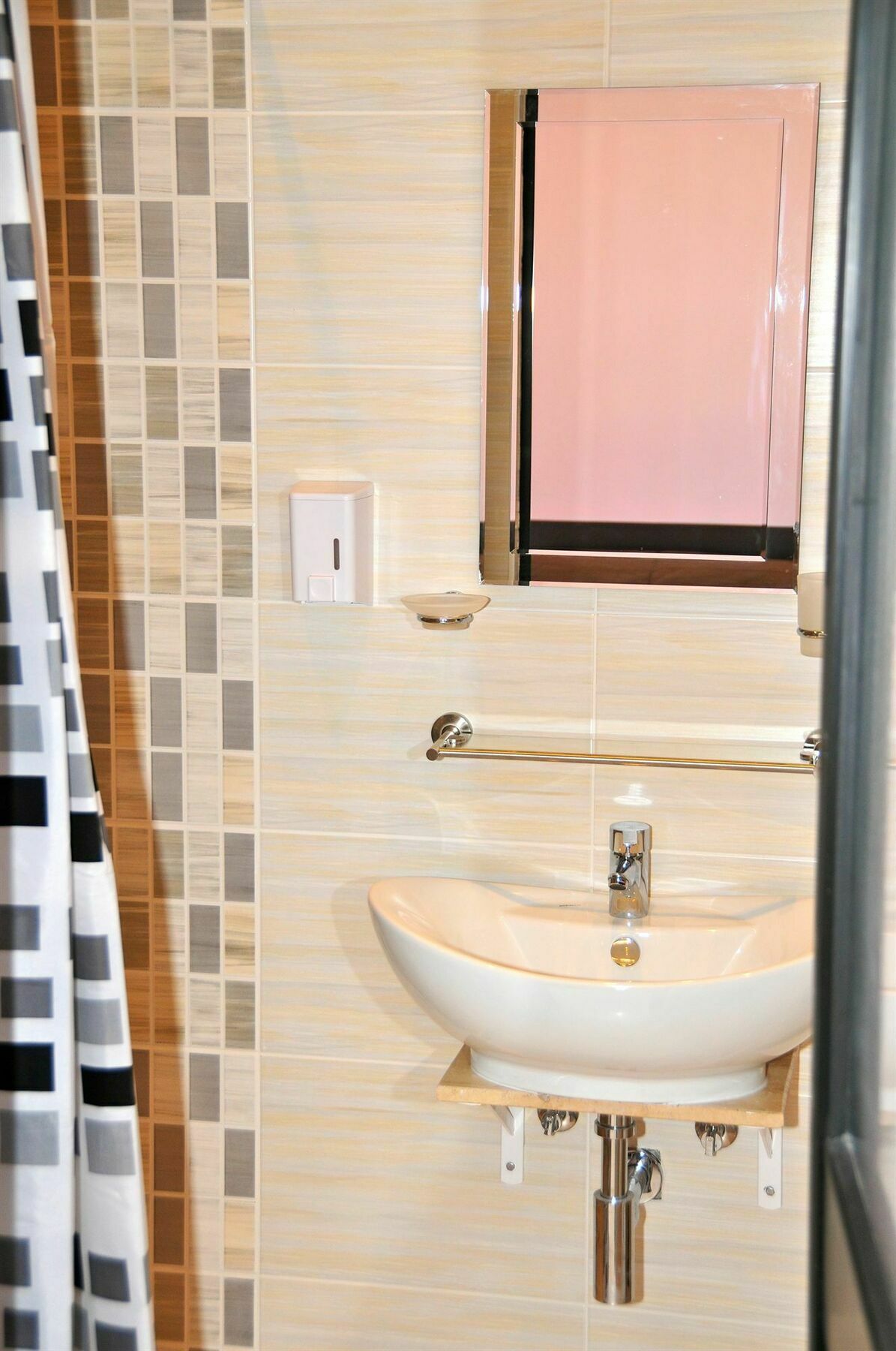 Sogdiana Guest House Сент Джулианс Экстерьер фото